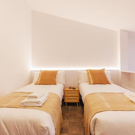 Bravissimo Mercadal Duplex, With 2 Bedrooms Girona Bagian luar foto