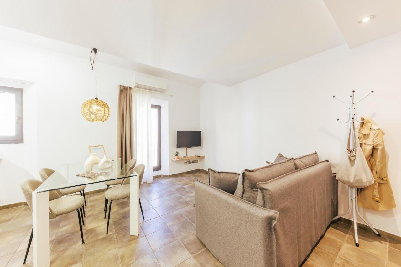Bravissimo Mercadal Duplex, With 2 Bedrooms Girona Bagian luar foto