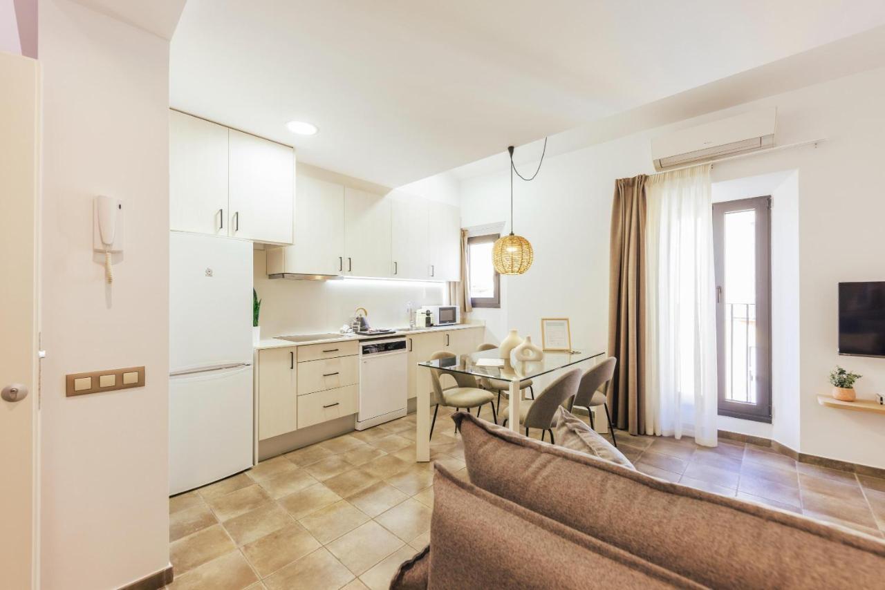 Bravissimo Mercadal Duplex, With 2 Bedrooms Girona Bagian luar foto