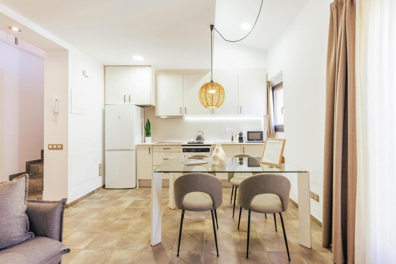 Bravissimo Mercadal Duplex, With 2 Bedrooms Girona Bagian luar foto