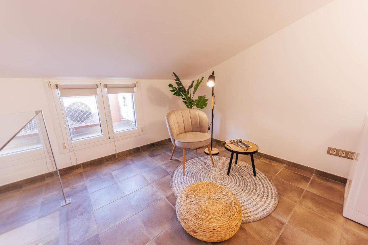 Bravissimo Mercadal Duplex, With 2 Bedrooms Girona Bagian luar foto