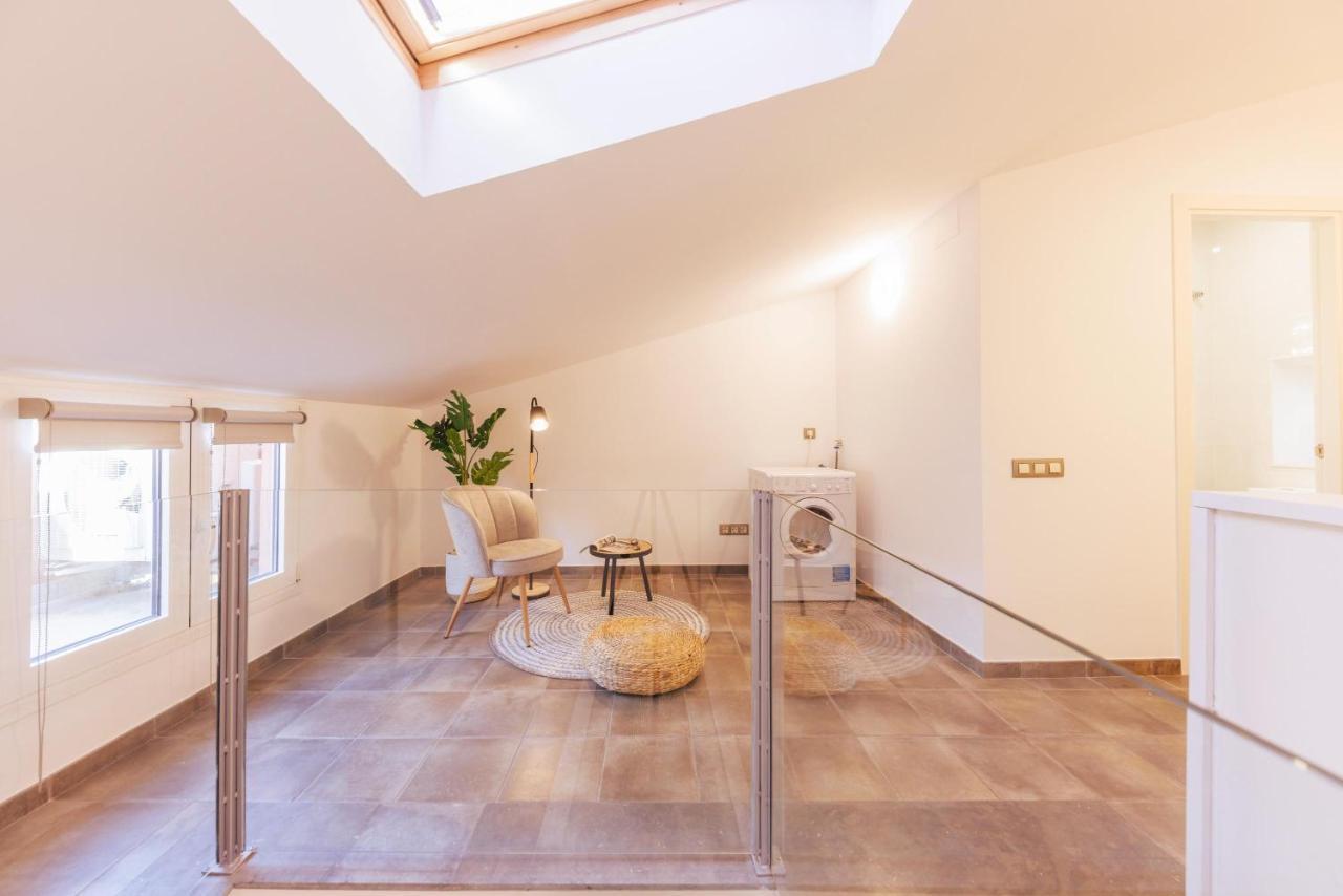 Bravissimo Mercadal Duplex, With 2 Bedrooms Girona Bagian luar foto